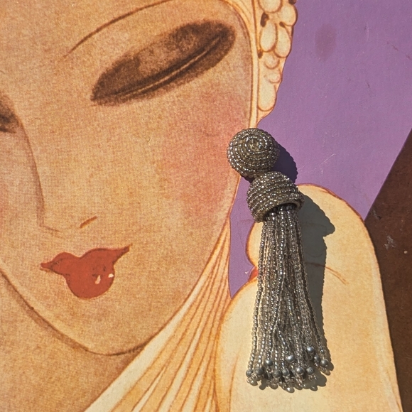 SILVER GLASS BEADED DROP EARRING - Picture 1 of 1